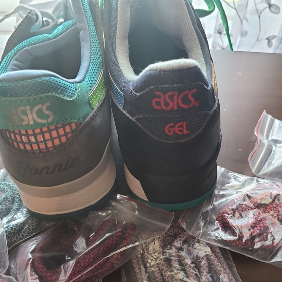 Asics - Picture 4 of 4